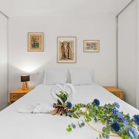 Saphir - Superbe 2 Pieces -piscine - Parking - A 1 Minute *