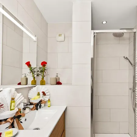 Appartement Saphir - Superbe 2 Pieces -piscine - Parking - A 1 Minute *